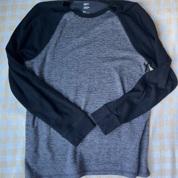 Urban Pipeline Black and Gray Color Block Long Sleeve Tee - Picture 2 of 3